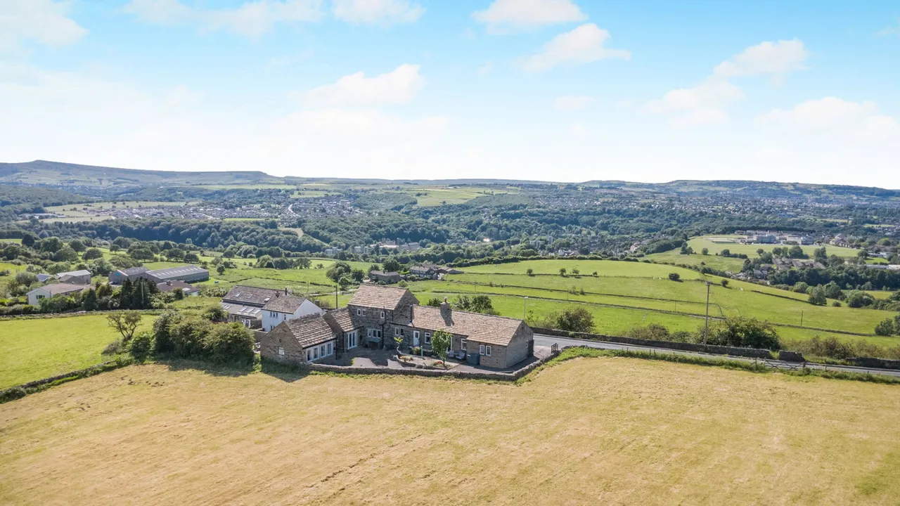 Catterstones Edge, Castle Hill, HD4, photo 42