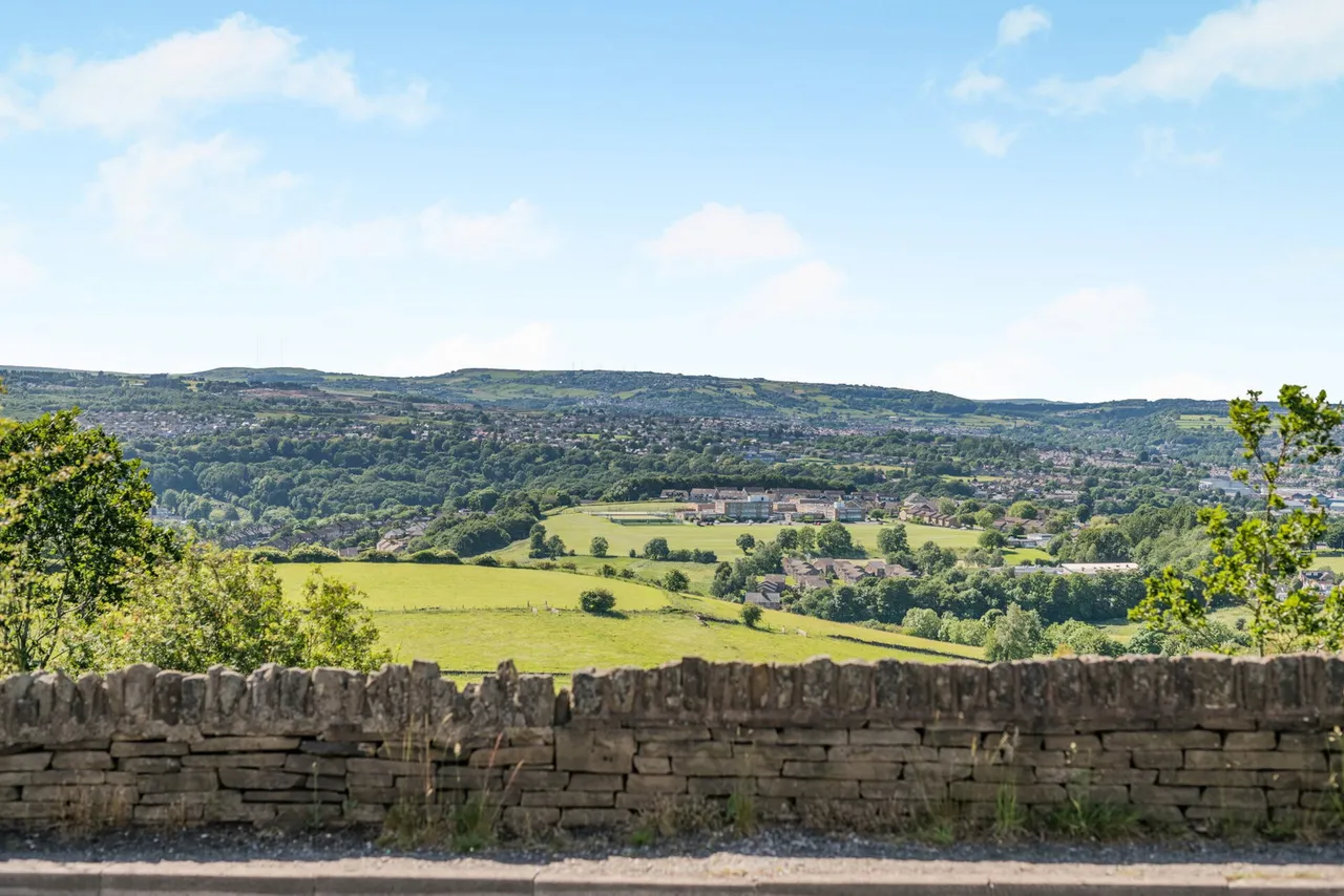 Catterstones Edge, Castle Hill, HD4, photo 41