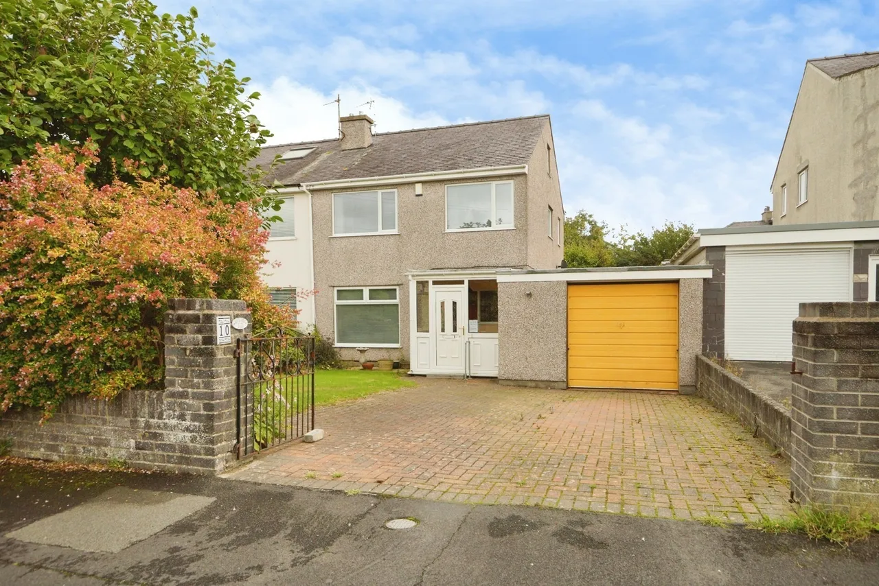 3 bed house for sale, Lon Y Meillion, Bangor, LL57