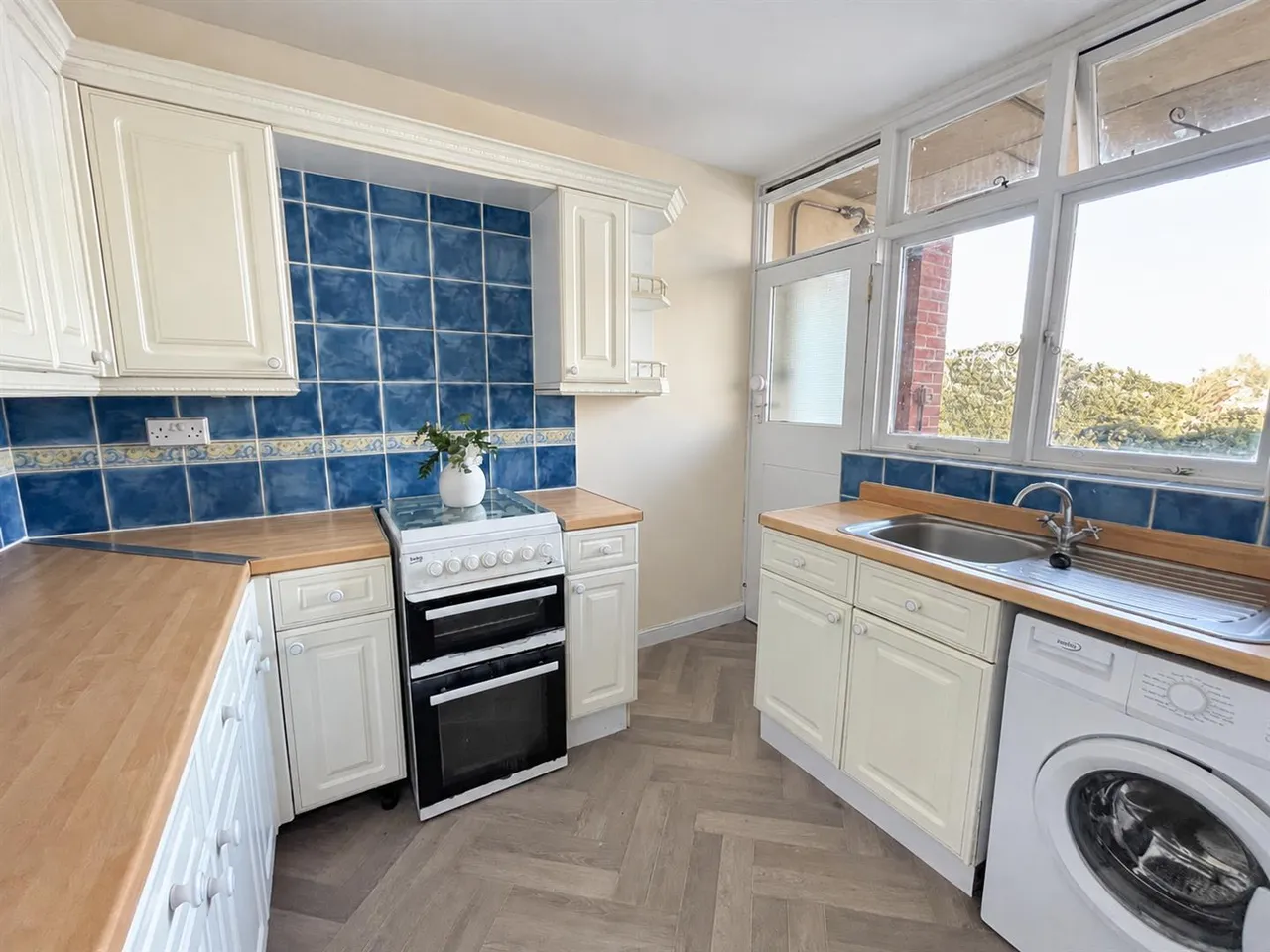 4a Devonshire Place, Eastbourne, East Sussex, BN21 4AE, photo 5
