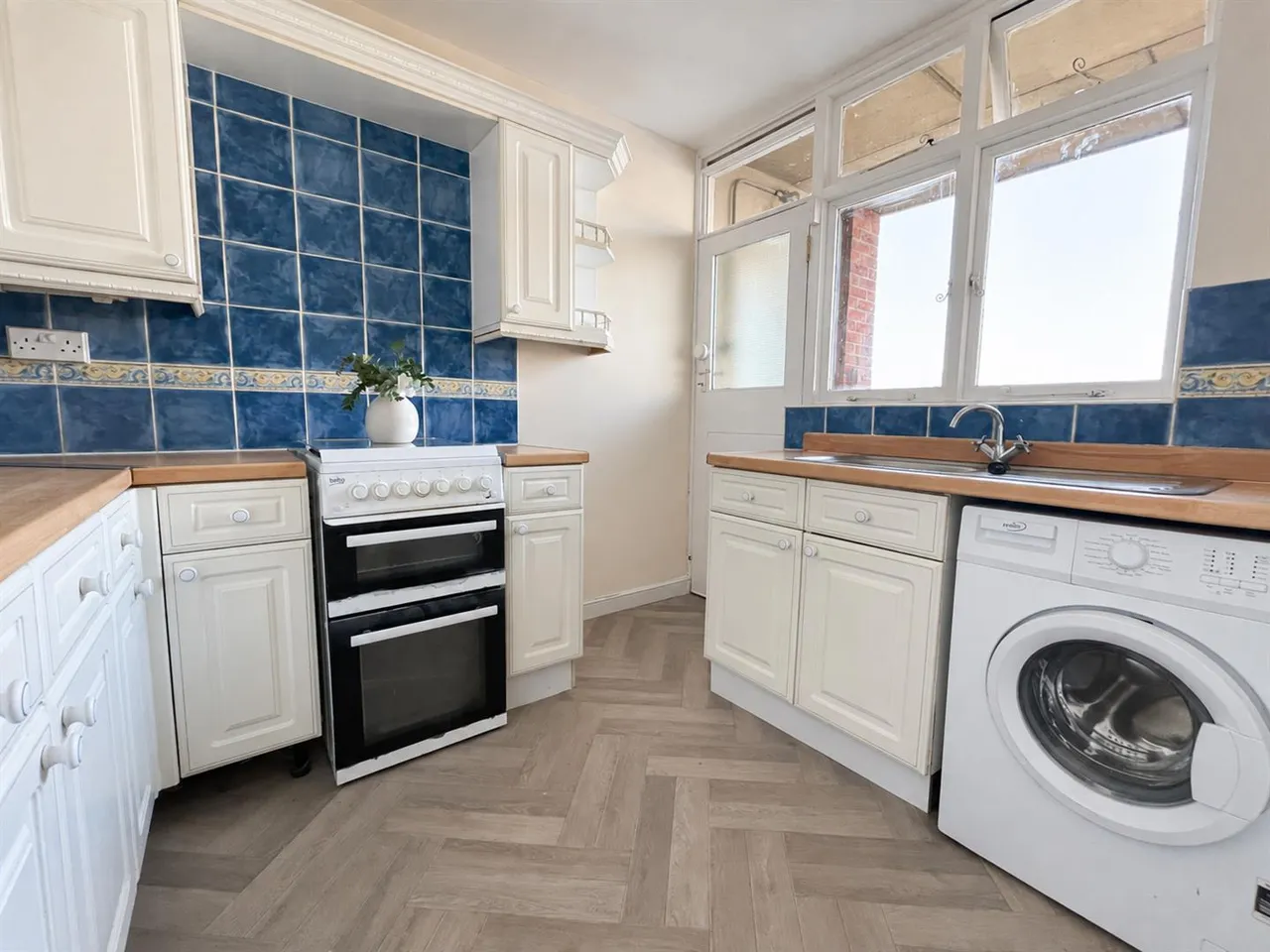 4a Devonshire Place, Eastbourne, East Sussex, BN21 4AE, photo 4