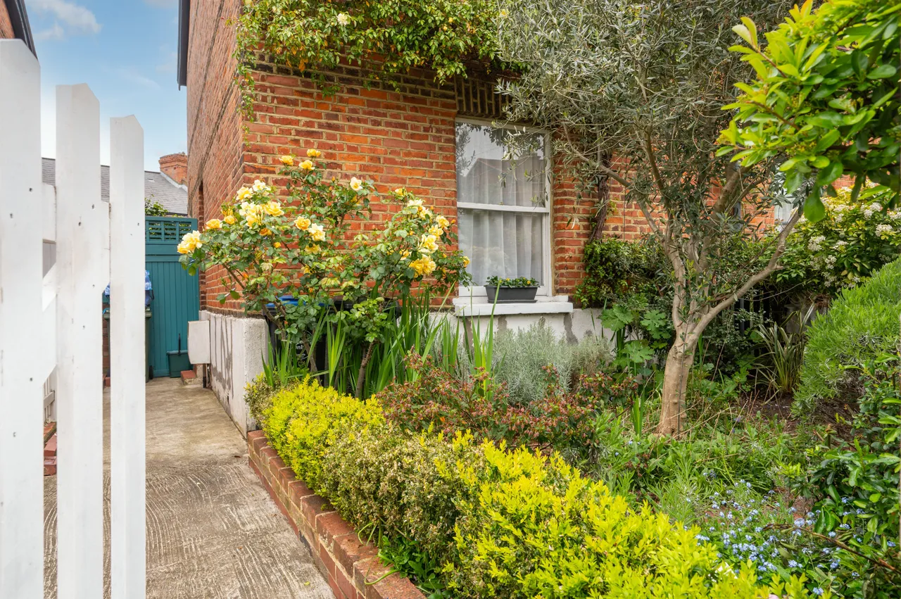 London, NW10, photo 9