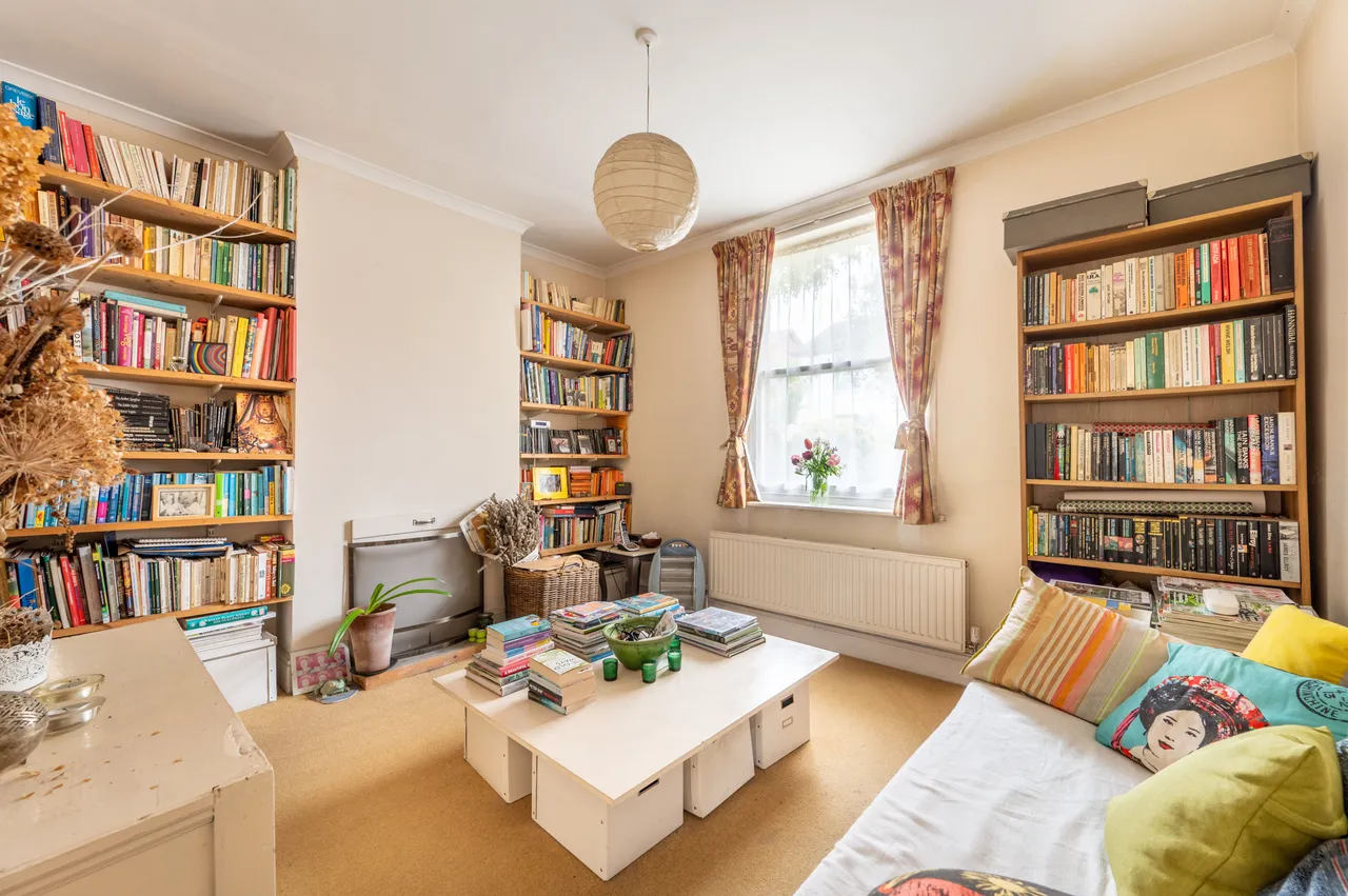 3 bed house to rent, London, NW10