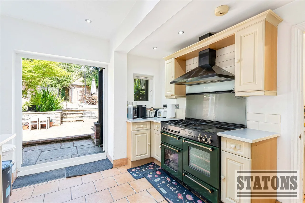Hutton Grove, Woodside Park, Totteridge, London, N12 8DR, photo 5