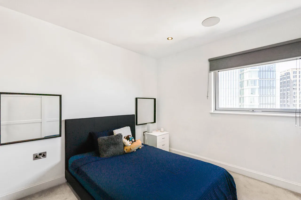 Commercial Road, London, E1, photo 6