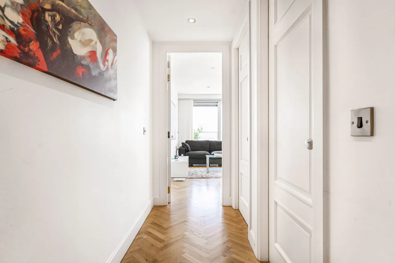Commercial Road, London, E1, photo 14