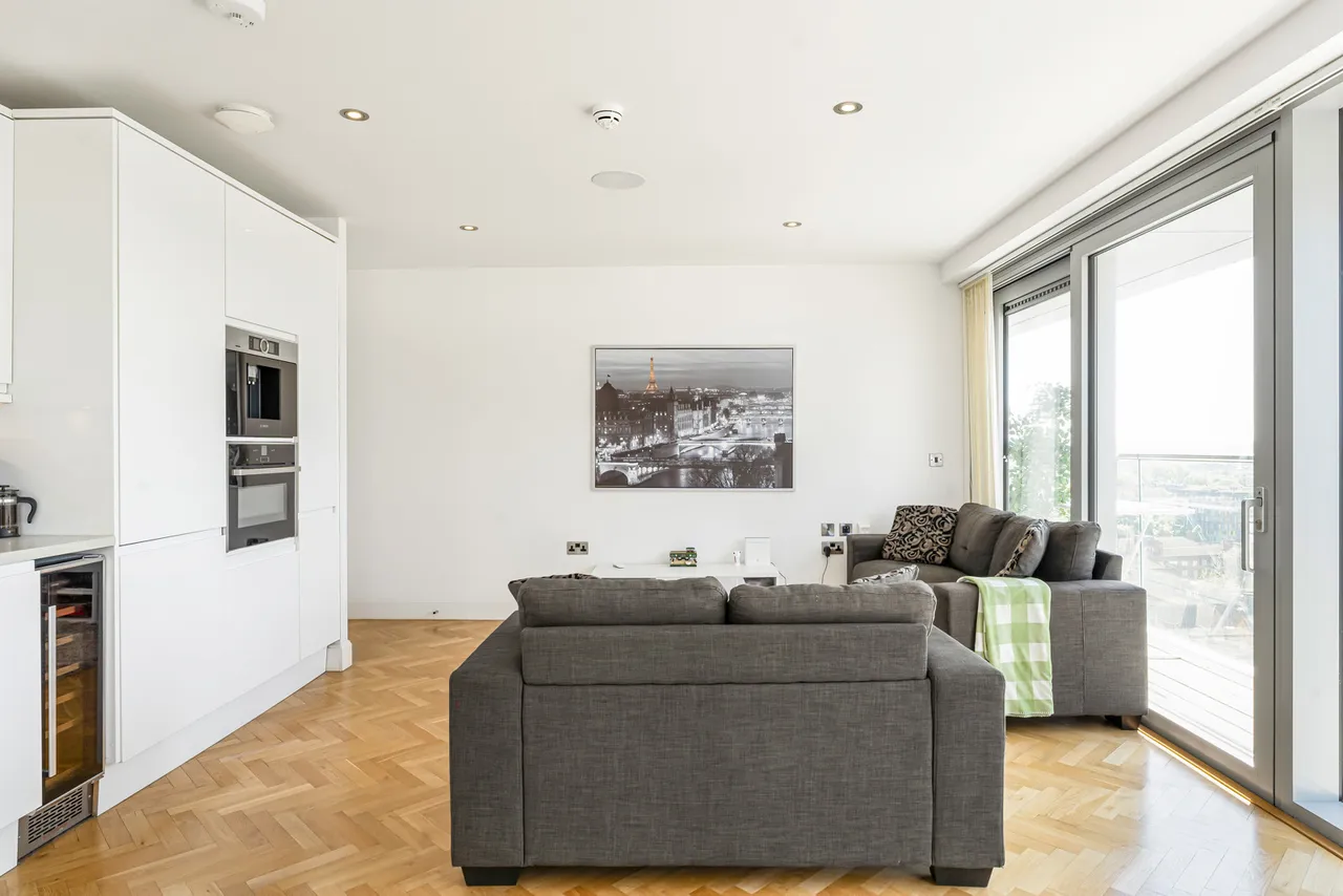 Commercial Road, London, E1, photo 11