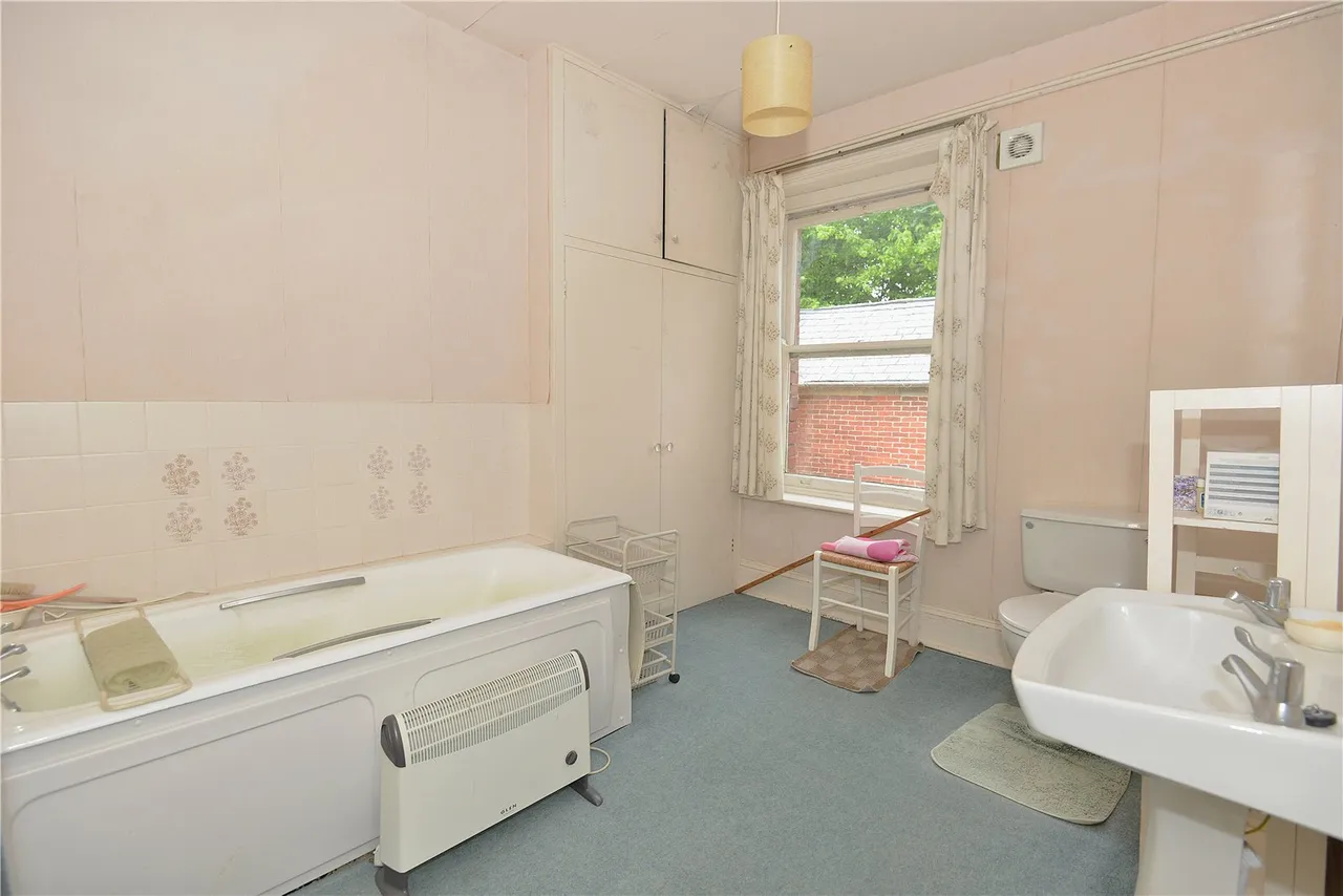 Whiteshoot, Redlynch, Salisbury, Wiltshire, SP5 2PR, photo 12