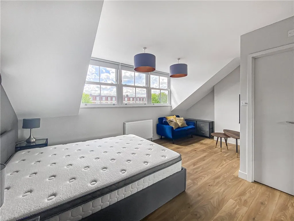 1 bed property to rent, Lower Richmond Road, Putney, SW15
