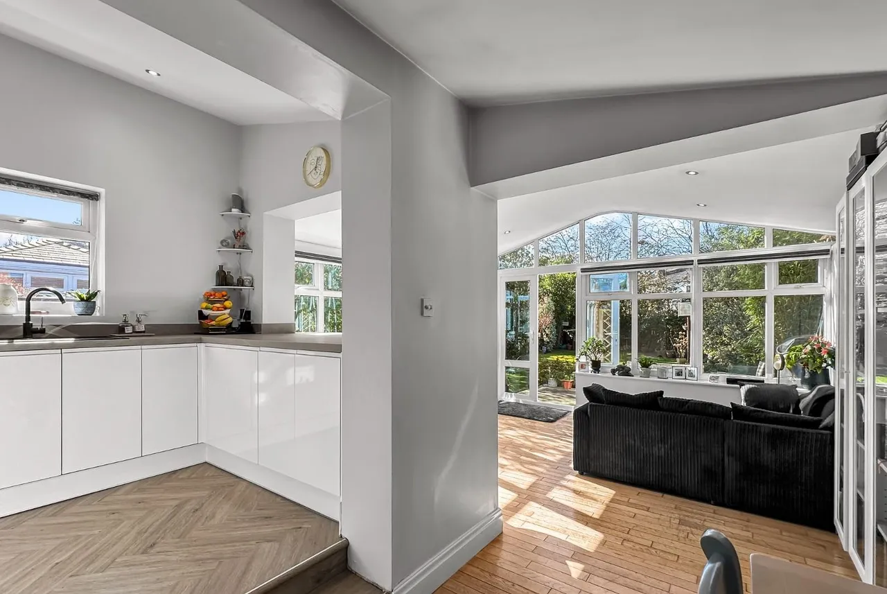 Beeston Avenue, Timperley, Cheshire WA15 7RX, photo 9