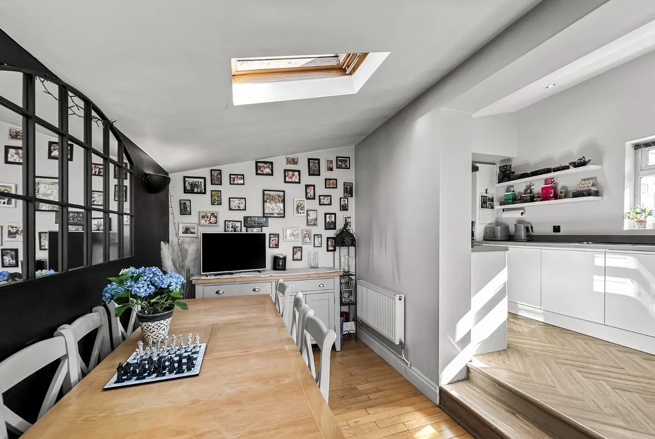 Beeston Avenue, Timperley, Cheshire WA15 7RX, photo 7