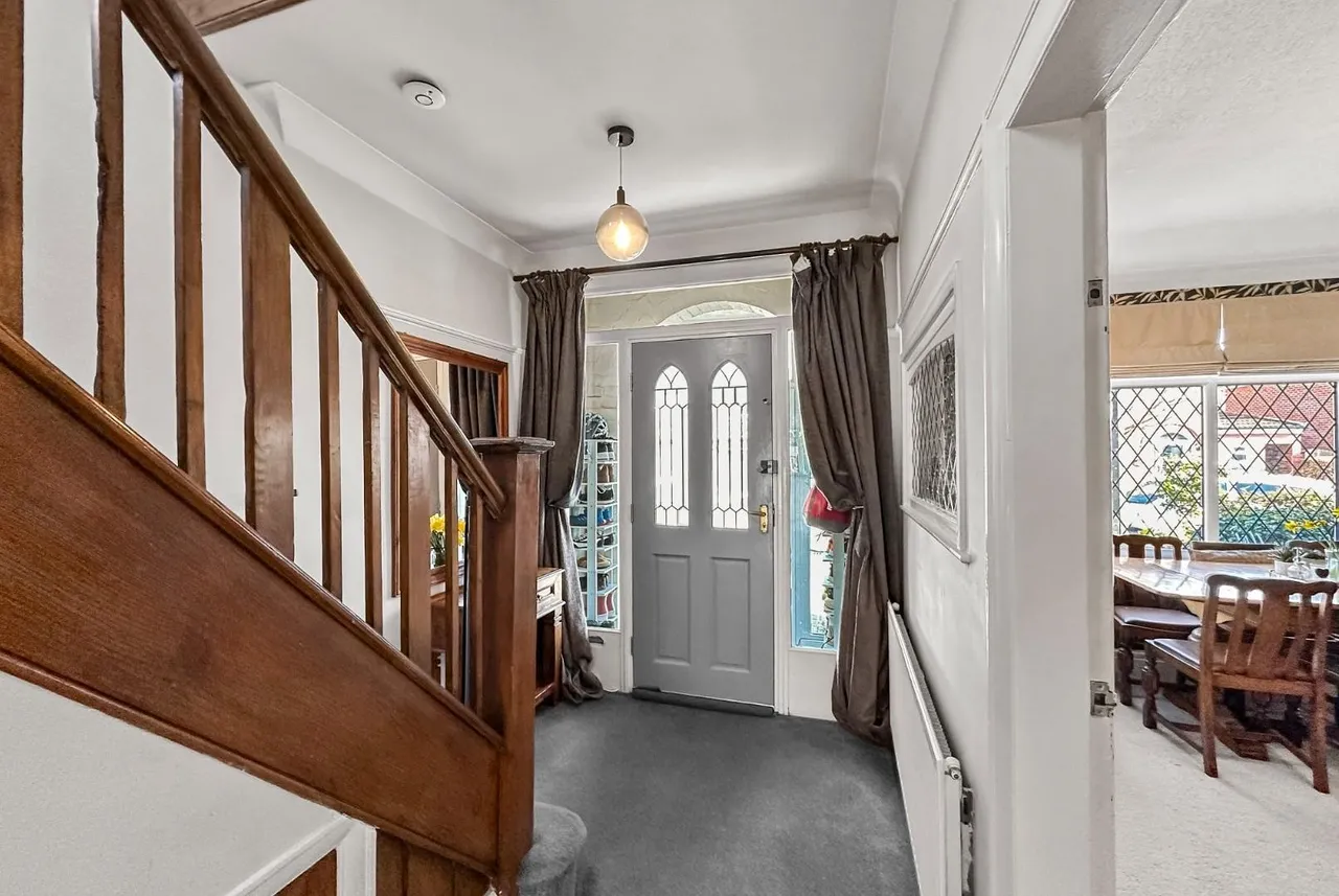 Beeston Avenue, Timperley, Cheshire WA15 7RX, photo 3