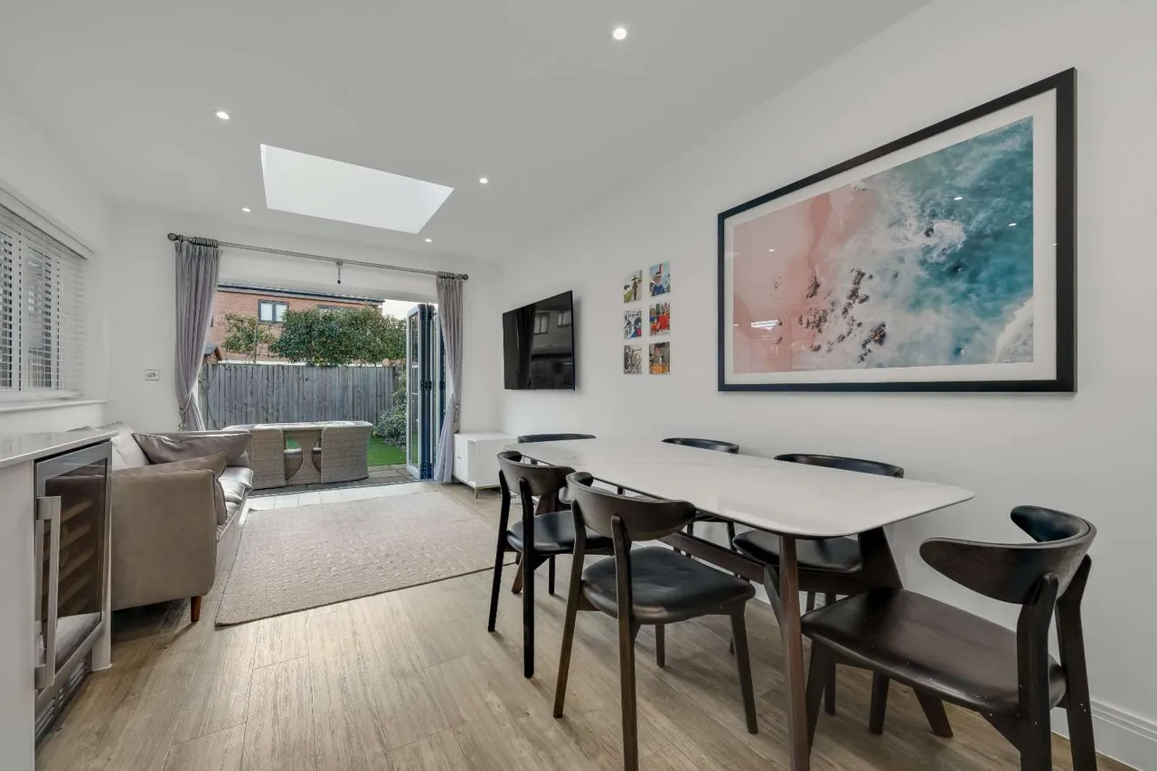 Carleton Avenue, East Molesey, Surrey, KT8 0AL, photo 9