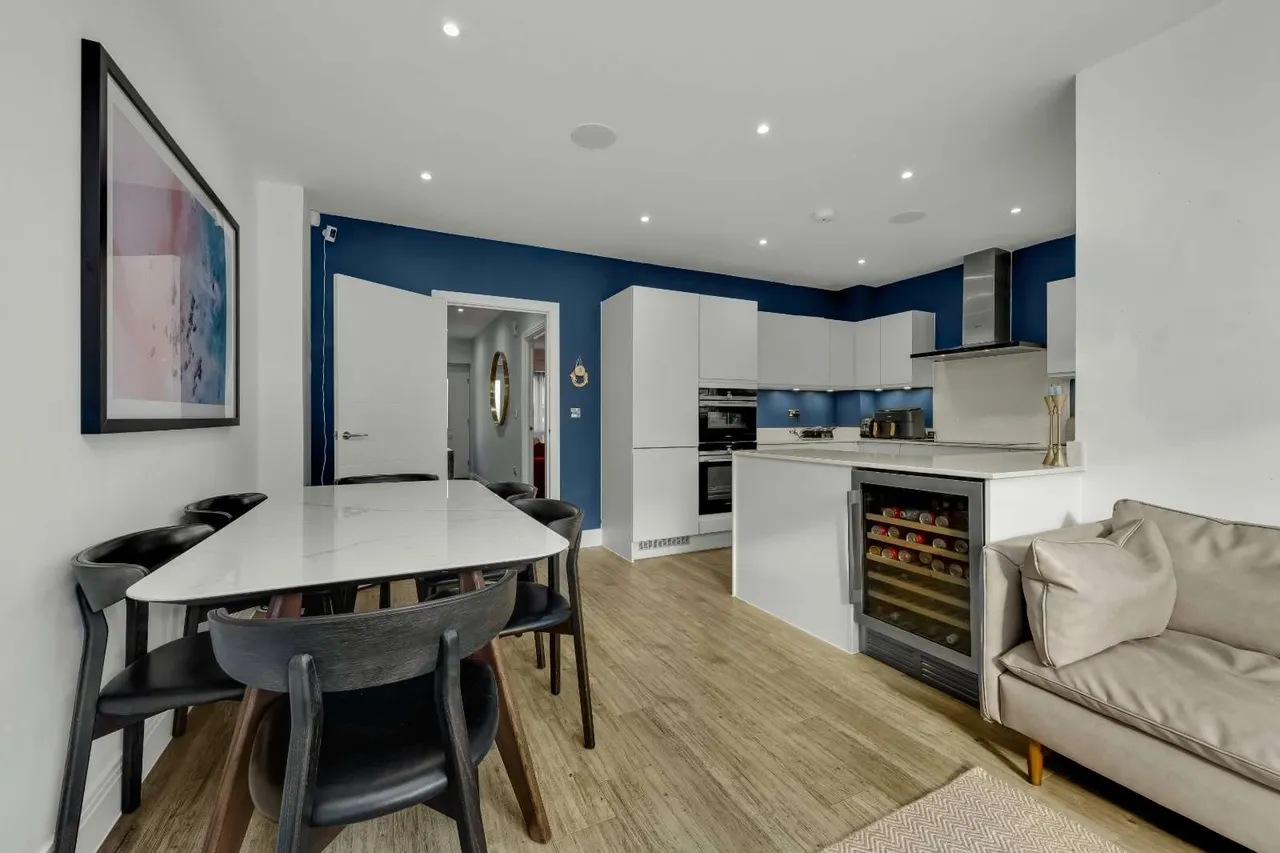Carleton Avenue, East Molesey, Surrey, KT8 0AL, photo 8