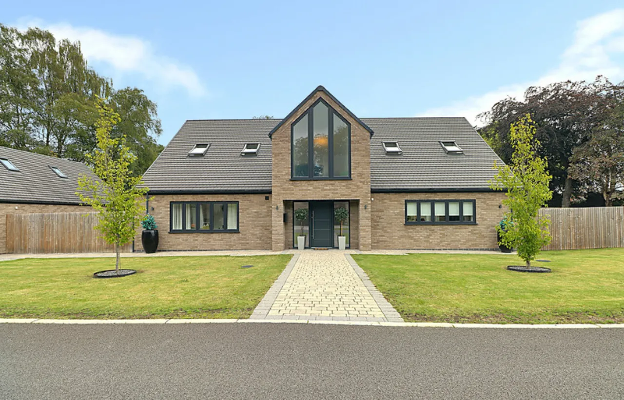 5 bed property for sale, Leycroft Drive, Alsager