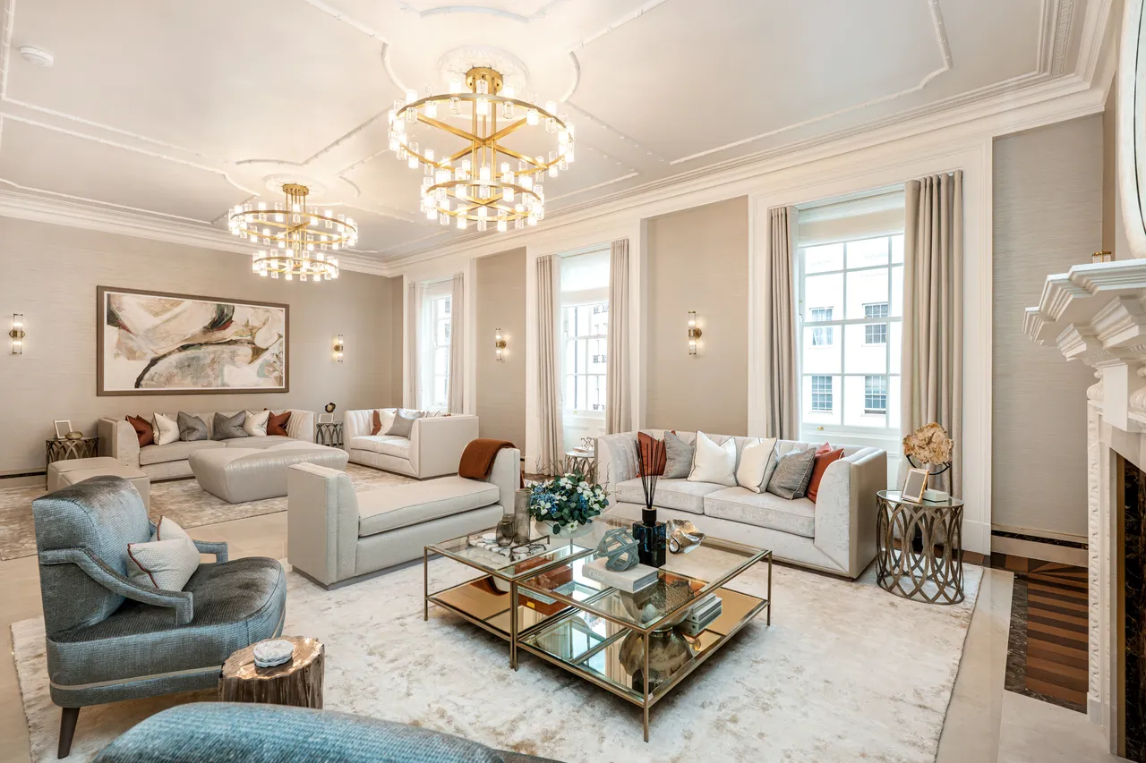Upper Grosvenor Street, Knightsbridge, London, photo 2