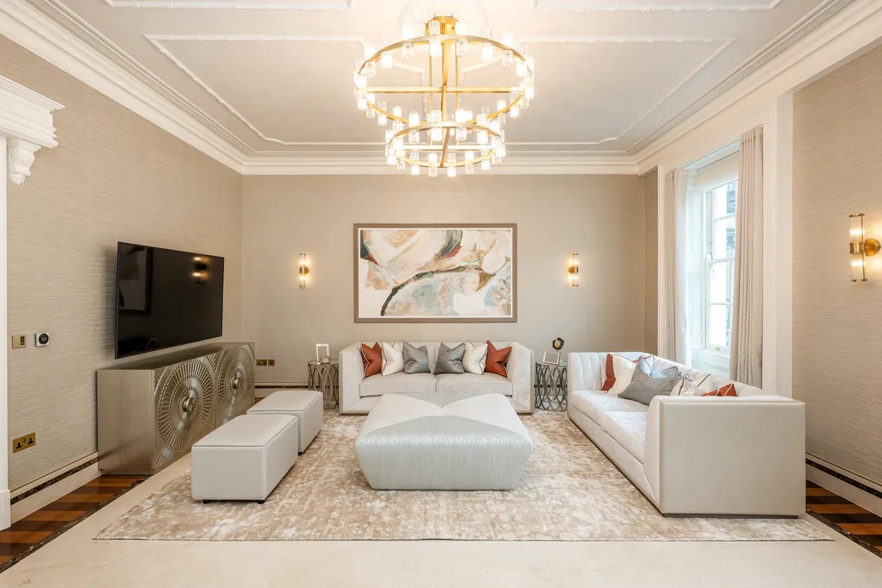 Upper Grosvenor Street, Knightsbridge, London, photo 9