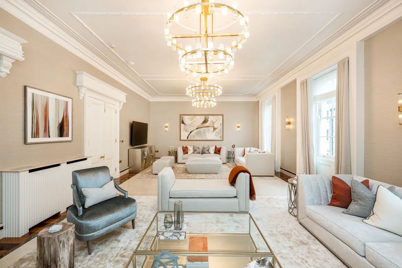 Upper Grosvenor Street, Knightsbridge, London, photo 4