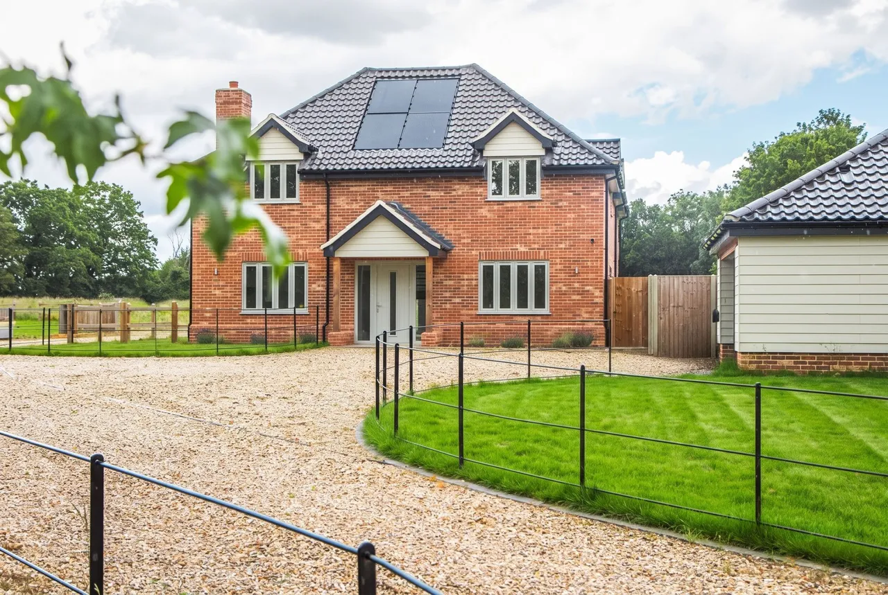 4 bed house for sale, A Rare Opportunity to Customise Your