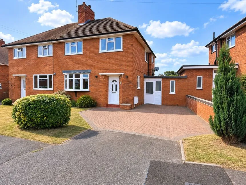 3 bed house to rent — The Crescent, Eccleshall, Staffordshire, ST21