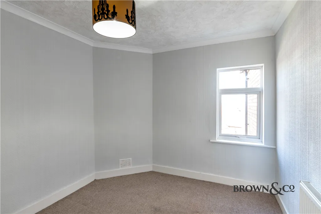 Station Road, Retford, photo 12
