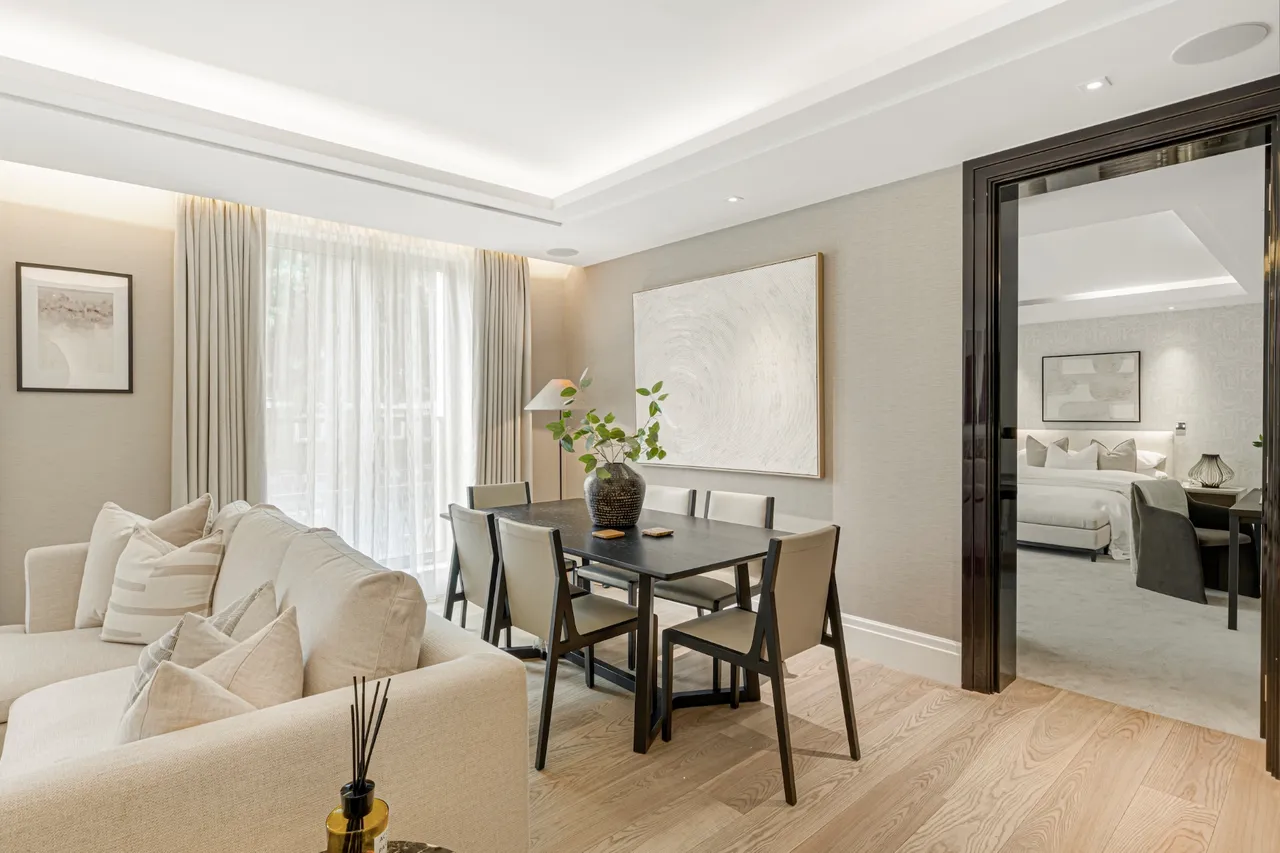 Ebury Square, Belgravia, London, photo 4