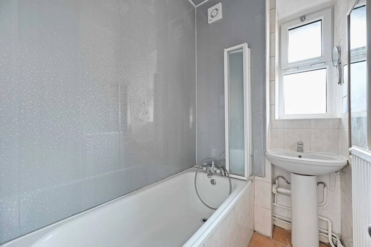 Australia Road, White City, W12, photo 8
