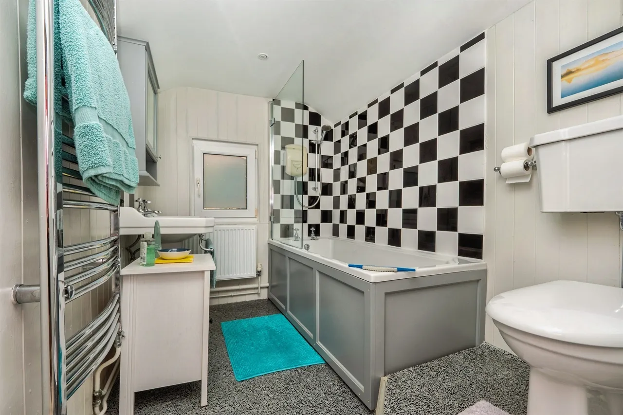 Rodwell Avenue, Weymouth, DT4, photo 9