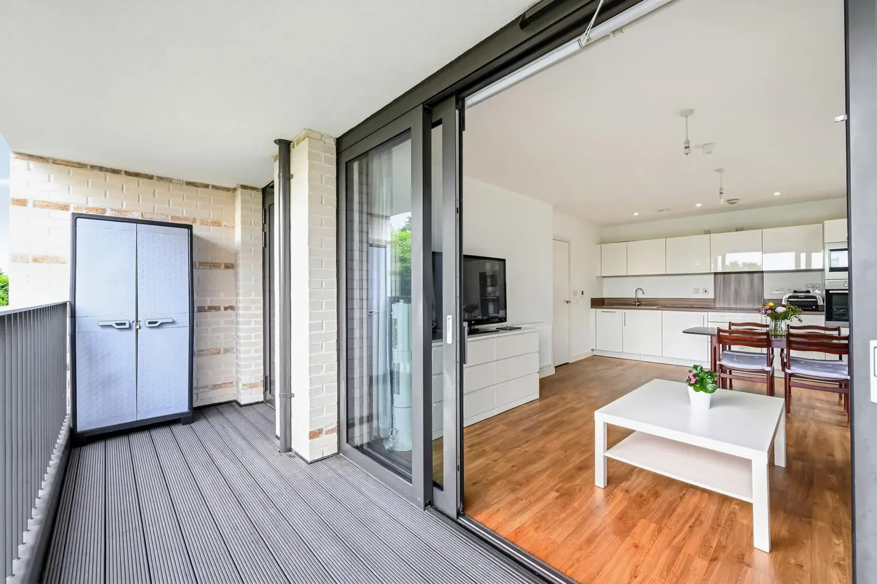 Kingfisher Heights, London, E16, photo 2