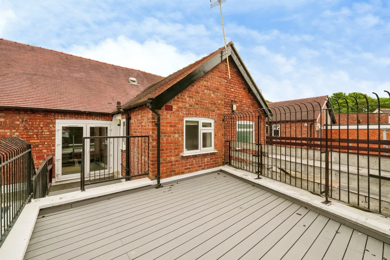 New Chester Road, Eastham, CH62, photo 5