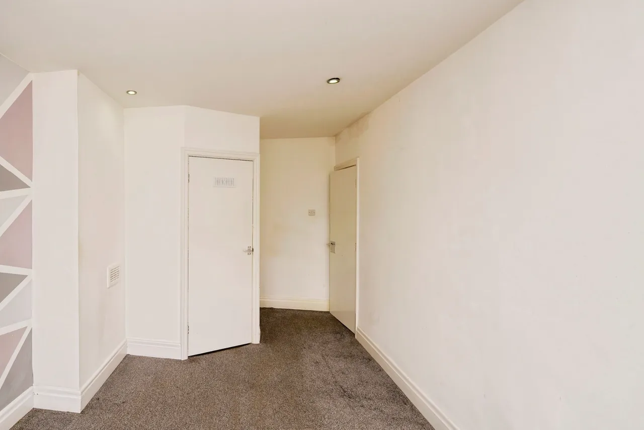 New Chester Road, Eastham, CH62, photo 28