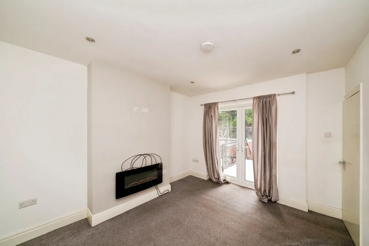 New Chester Road, Eastham, CH62, photo 25