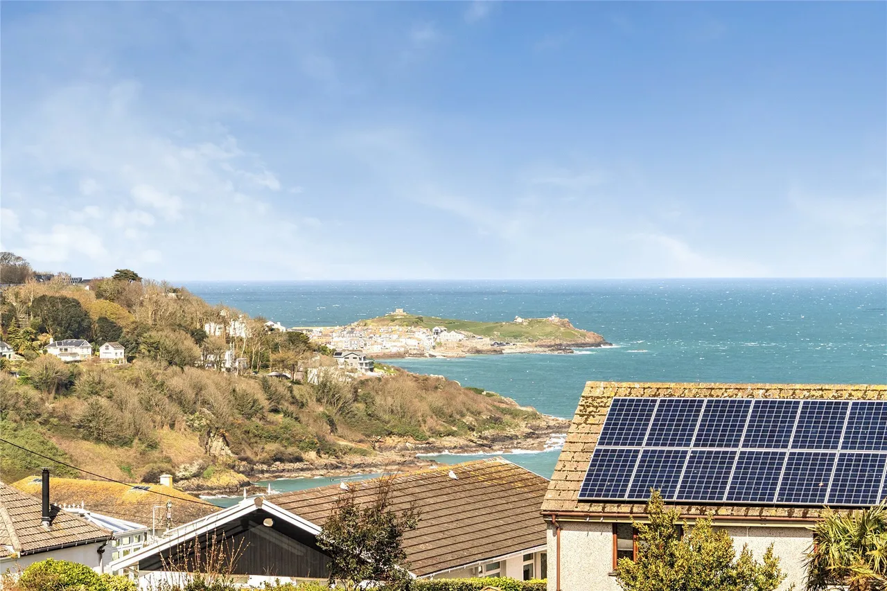 4 bed property for sale — Richmond Way, Carbis Bay, St. Ives, Cornwall, TR26