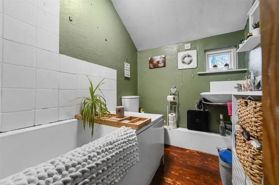 with 3 bedrooms in Hempstead, Nr Saffron Walden, CB10, photo 9