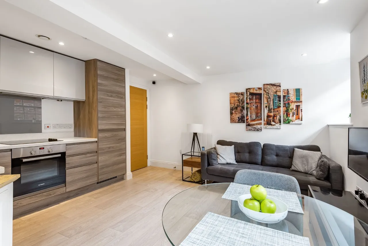 Victoria Gardens, Hyde Park, LS6, photo 11