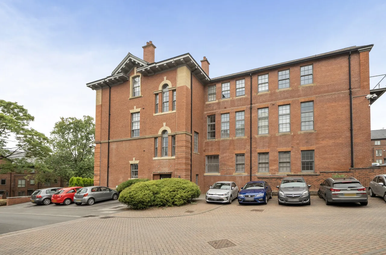 Victoria Gardens, Hyde Park, LS6, photo 19