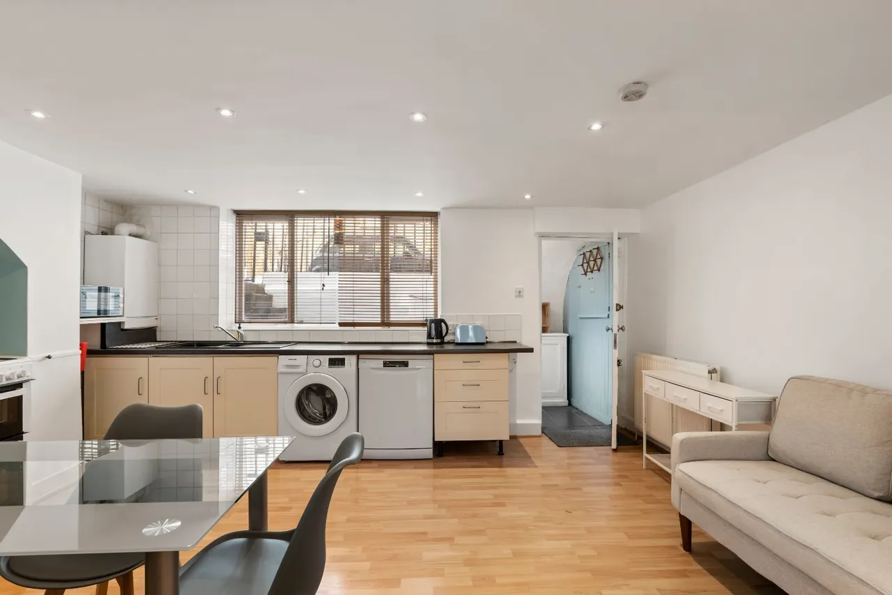 Offord Road, London, N1, photo 3