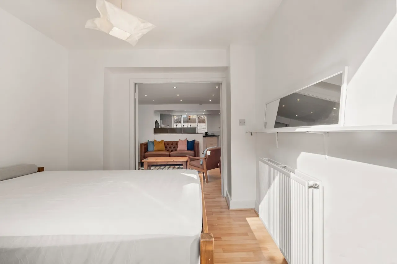 Offord Road, London, N1, photo 10