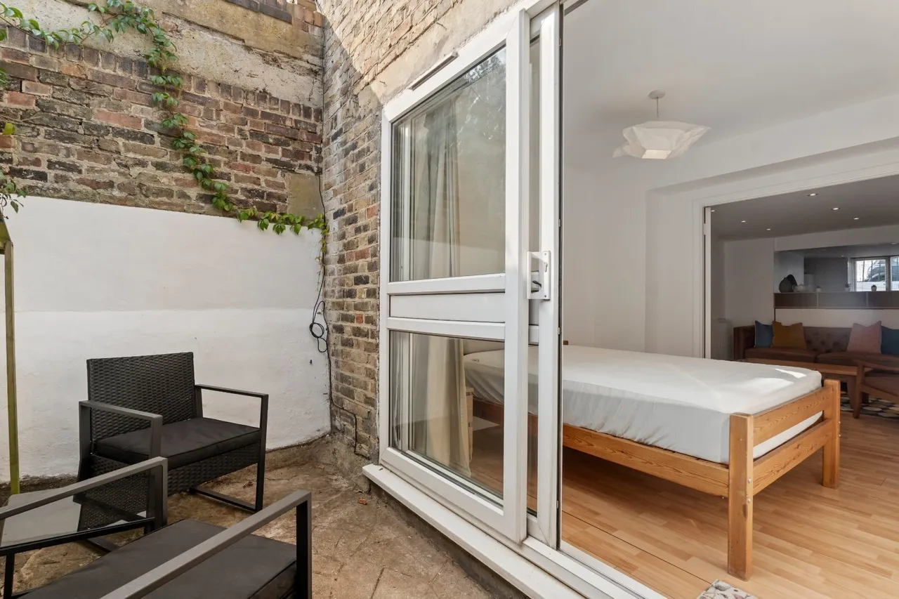 Offord Road, London, N1, photo 11
