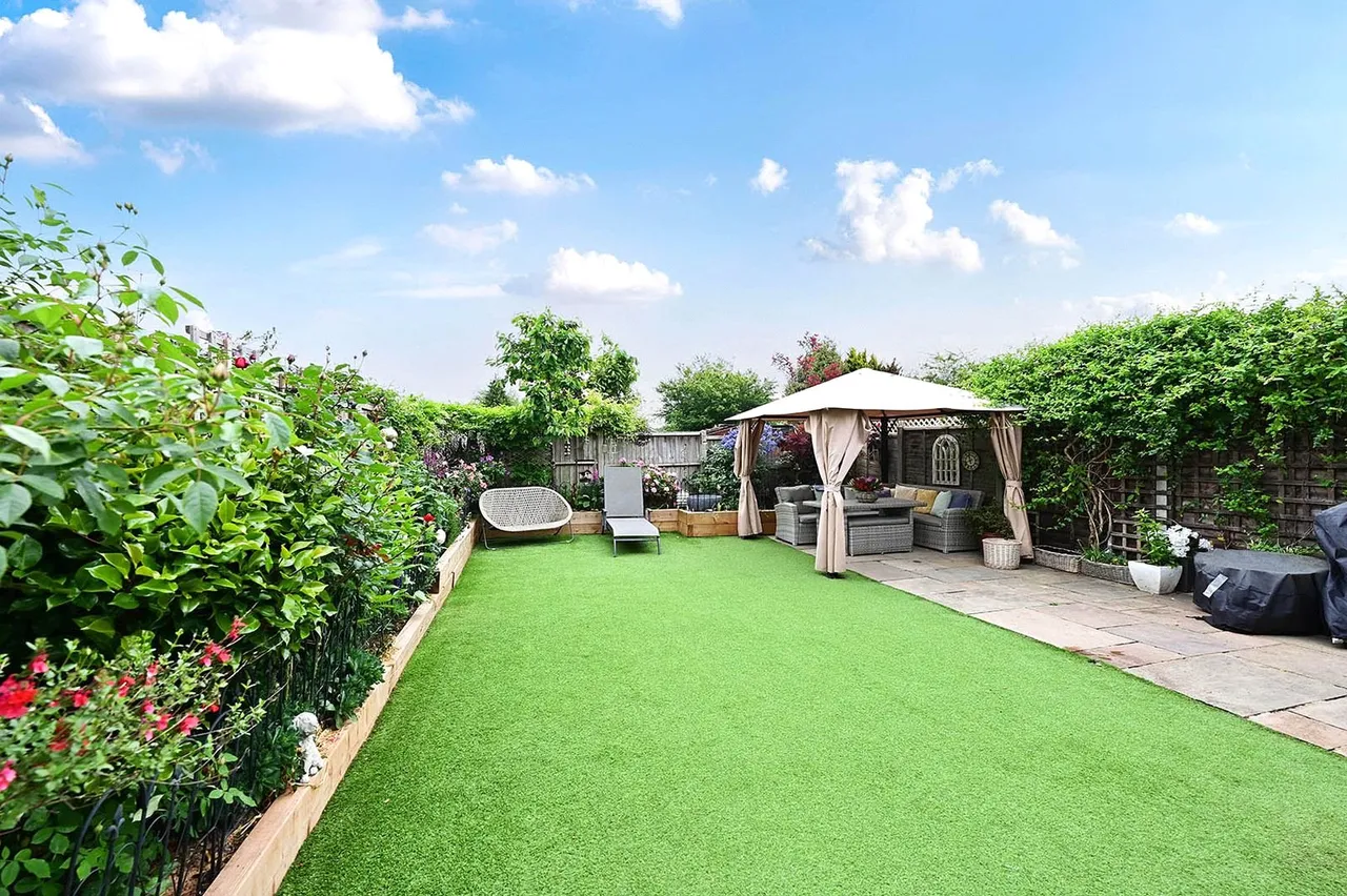 Wayman Road, Farnborough, Hampshire, GU14 9HD, photo 4