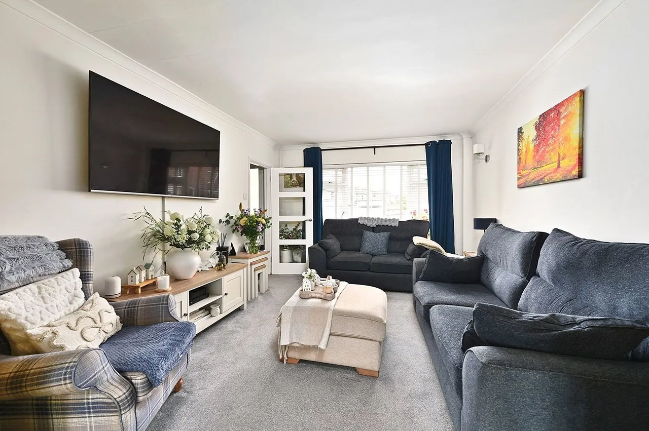 Wayman Road, Farnborough, Hampshire, GU14 9HD, photo 5