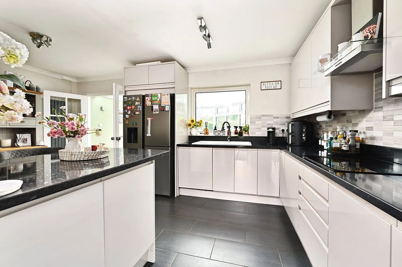 Wayman Road, Farnborough, Hampshire, GU14 9HD, photo 6