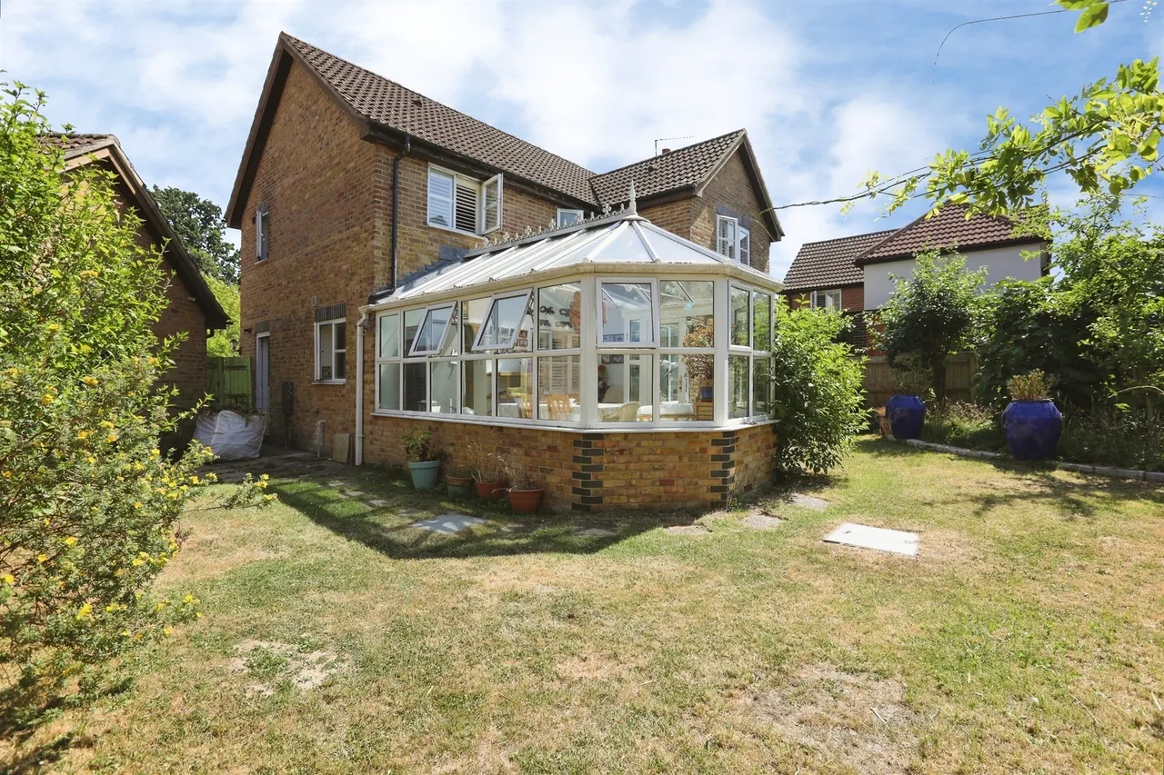 Woolven Close, Burgess Hill, RH15, photo 18