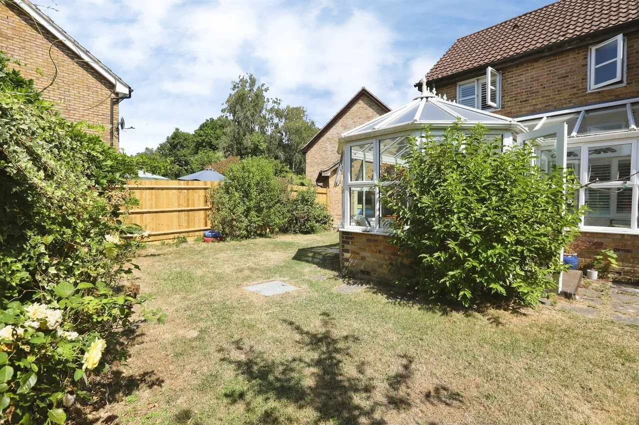 Woolven Close, Burgess Hill, RH15, photo 17