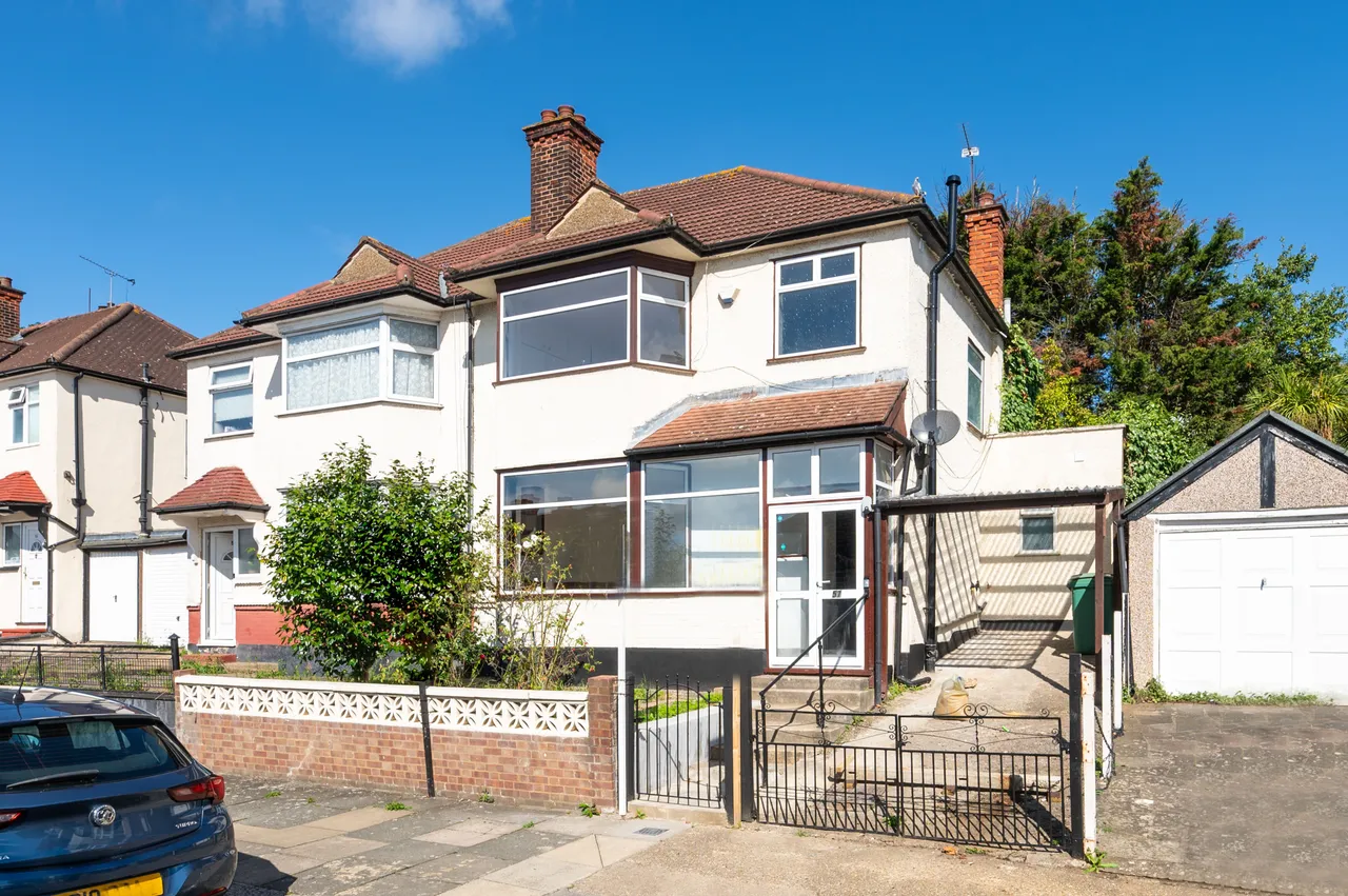 57 Dollis Hill Avenue, London, photo 2
