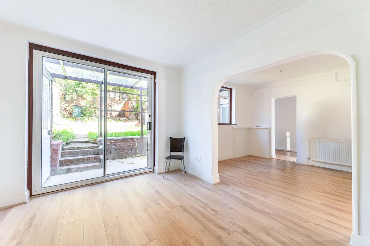 57 Dollis Hill Avenue, London, photo 11