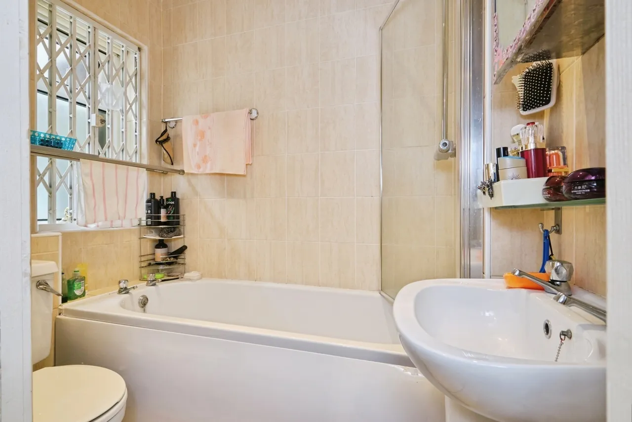 Fernhill Grove, Birmingham, B44, photo 9