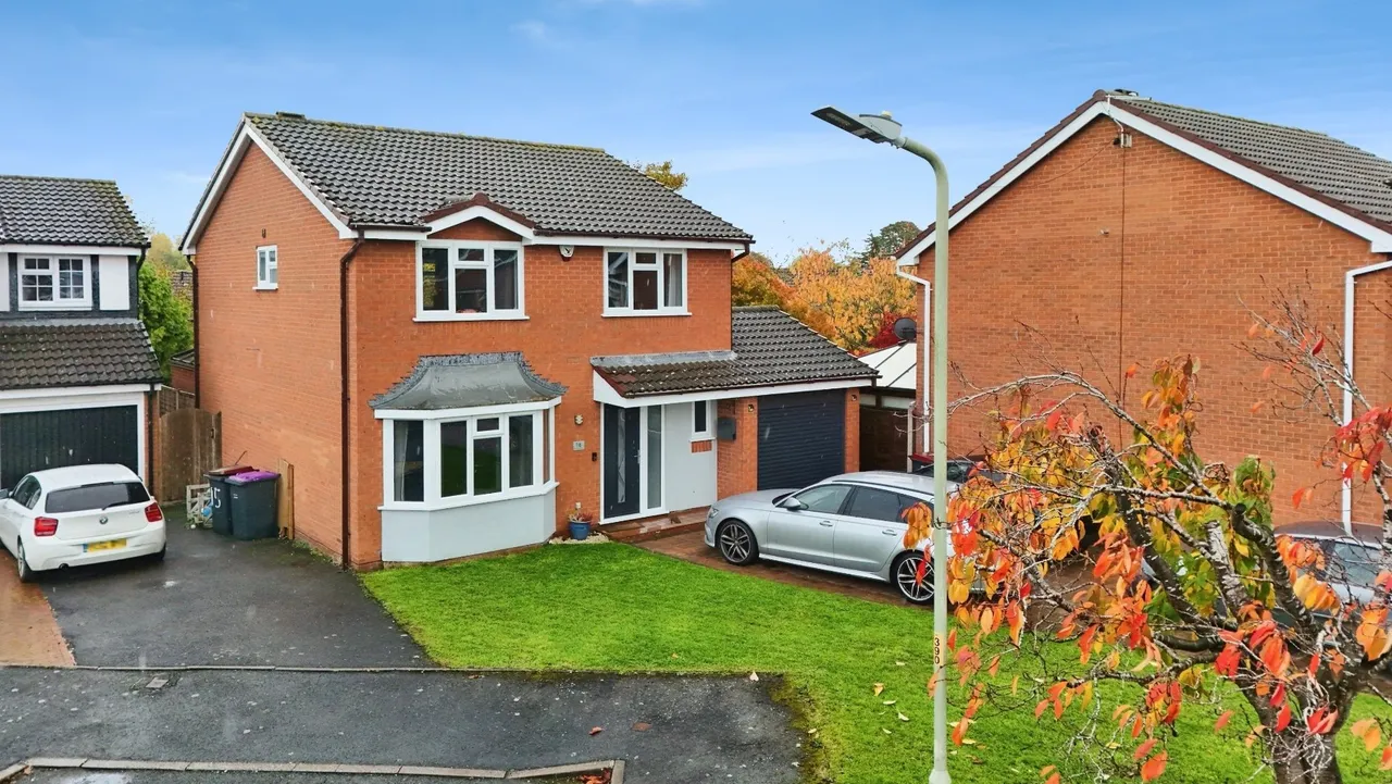 4 bed house for sale — Firecrest Drive, Apley, Telford TF1 6FZ
