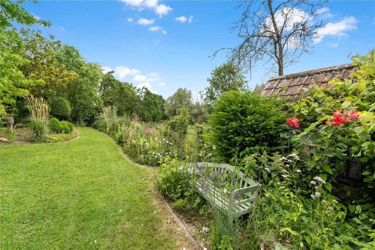 The Street, Stour Provost, SP8, photo 8