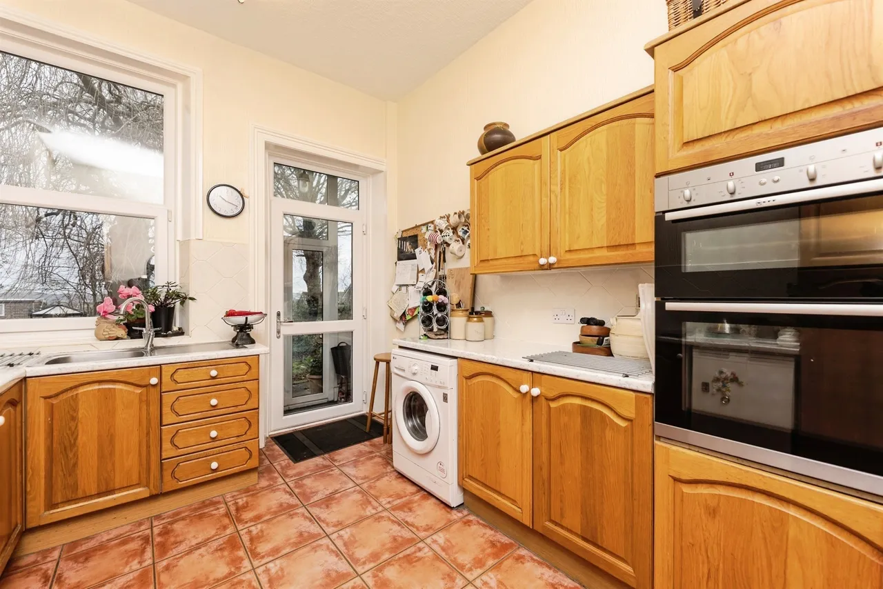Victoria Road, Morley, Leeds, photo 10